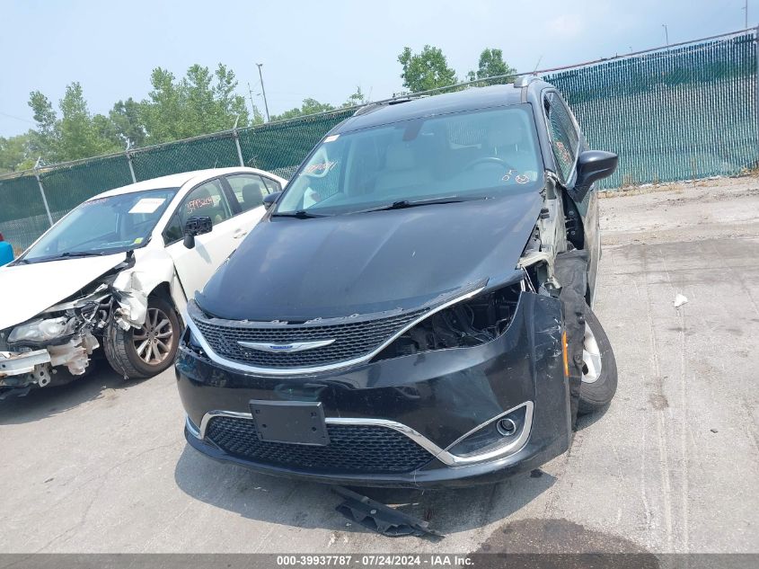 VIN WAUENAF45JA026268 2017 CHRYSLER PACIFICA no.13