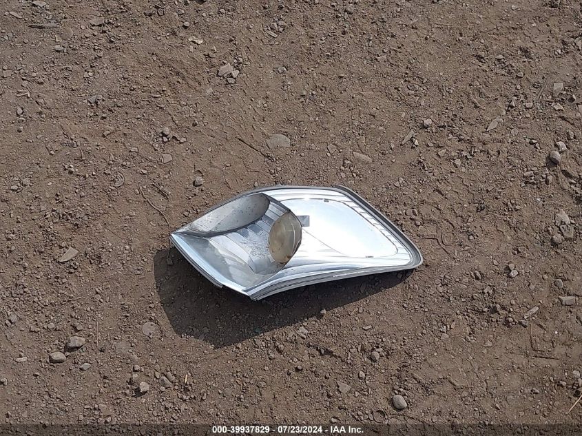 2000 Toyota Camry Le VIN: JT2BG22K3Y0438398 Lot: 39937829