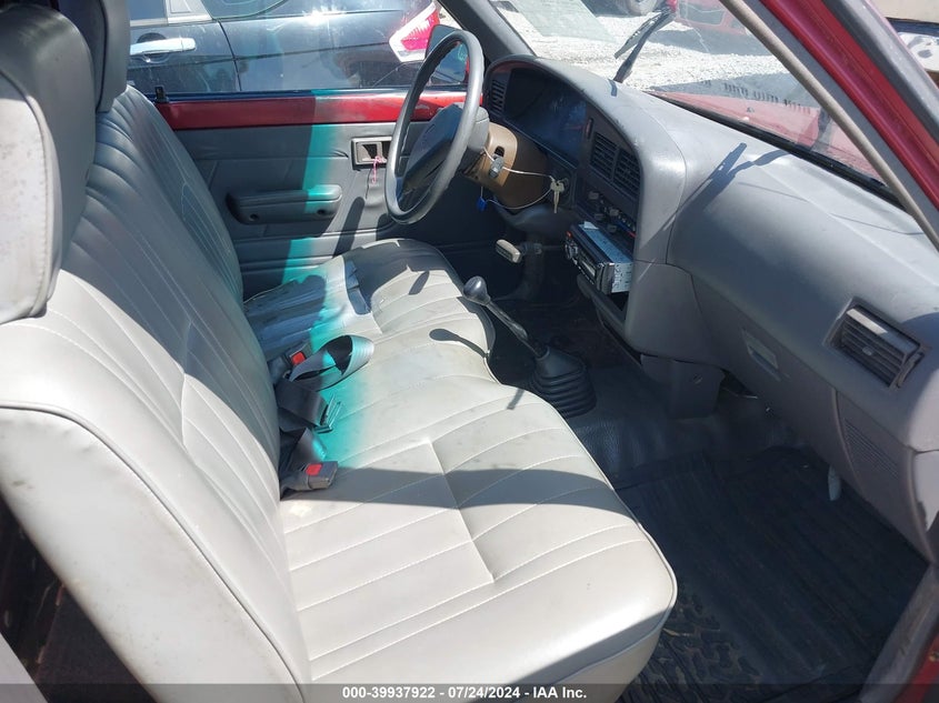 1992 Toyota Pickup 1/2 Ton Short Wheelbase VIN: JT4RN81A4N0104044 Lot: 39937922