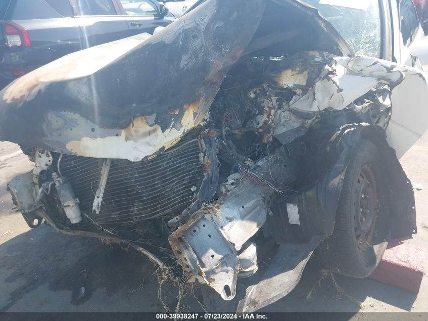 1999 Toyota Camry Le VIN: 4T1BG22K5XU527349 Lot: 39938247