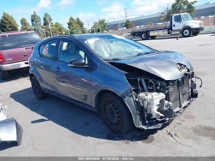 2013 Toyota Prius C VIN: JTDKDTB33D1533157 Lot: 39938445