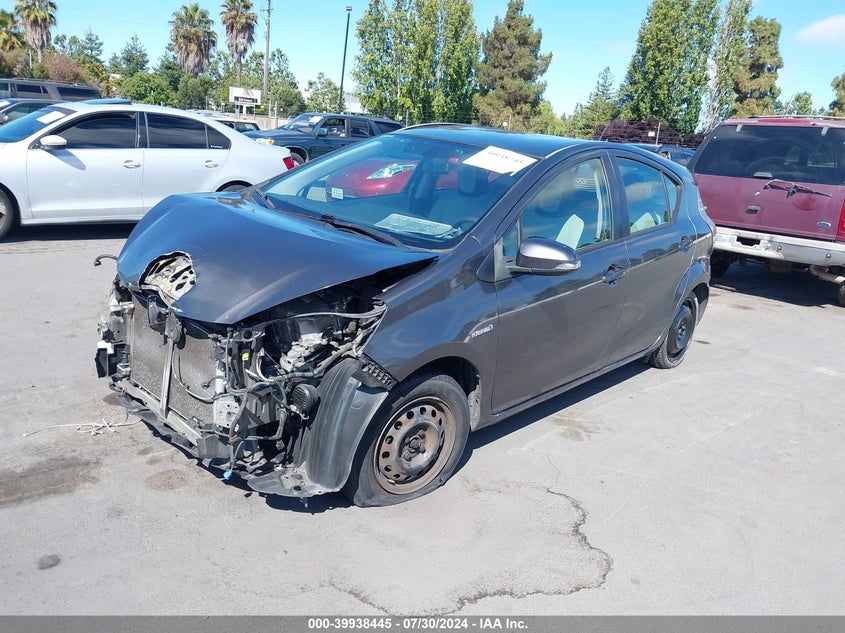 2013 Toyota Prius C VIN: JTDKDTB33D1533157 Lot: 39938445
