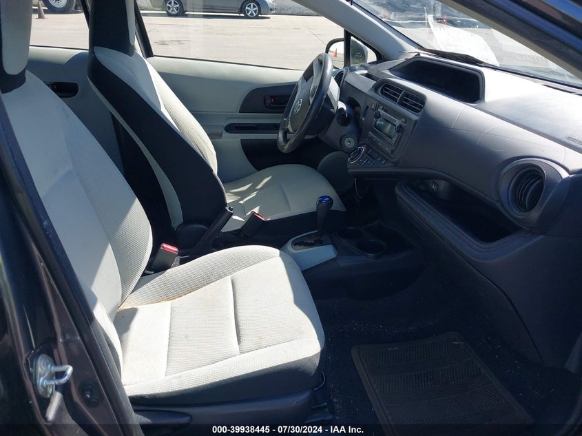 2013 Toyota Prius C VIN: JTDKDTB33D1533157 Lot: 39938445