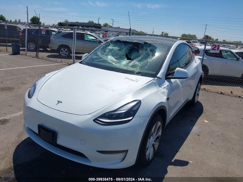 2024 Tesla Model Y Long Range/Rwd VIN: 7SAYGDED4RF093754 Lot: 39938475