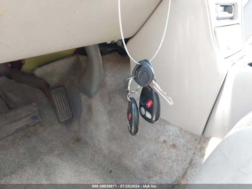 2002 Chevrolet Tahoe C1500 VIN: 1GNEC13Z72R136838 Lot: 39938671