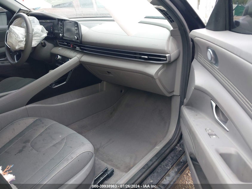 VIN 5NPLN4AG6NH067648 2022 HYUNDAI ELANTRA SEL