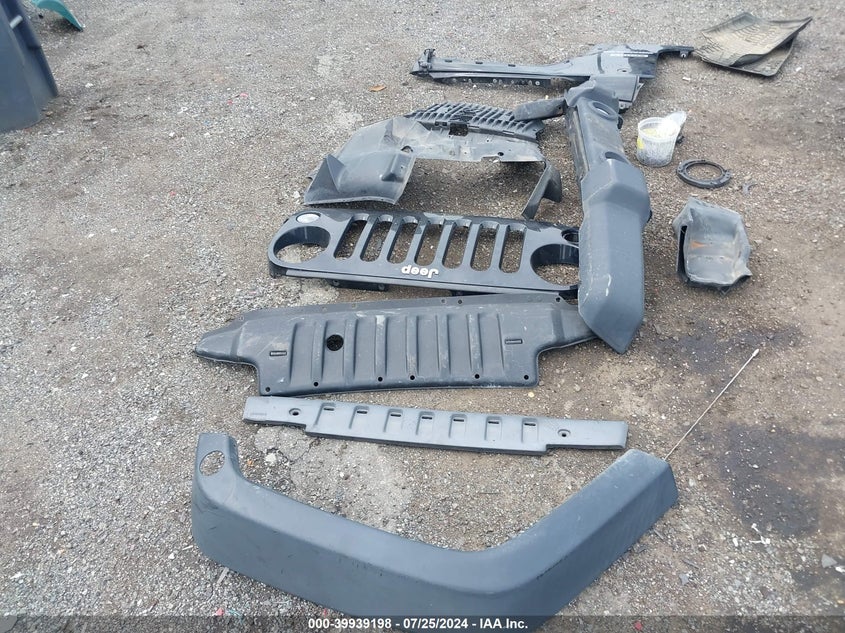 2015 Jeep Wrangler Sport VIN: 1C4AJWAG8FL568018 Lot: 39939198