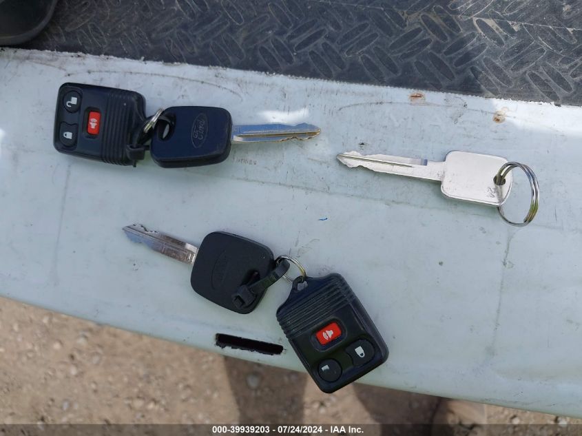 2004 Ford Escape Xls VIN: 1FMYU92184DA14613 Lot: 39939203