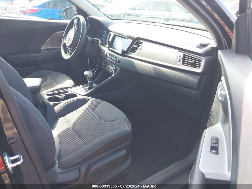 2018 Kia Niro Lx VIN: KNDCB3LC0J5210889 Lot: 39939385