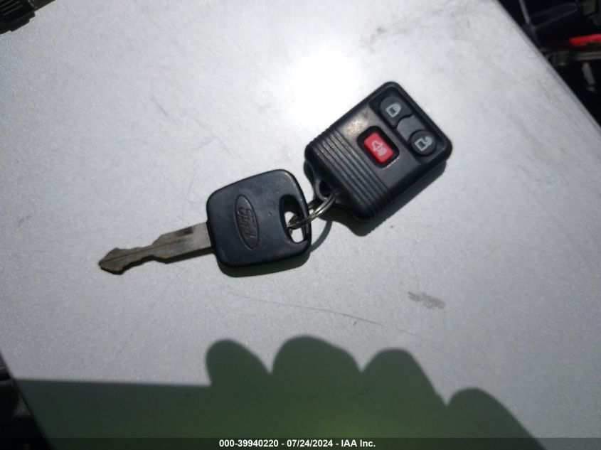 2002 Ford F-150 Lariat/Xlt VIN: 1FTRW08L62KD07832 Lot: 39940220