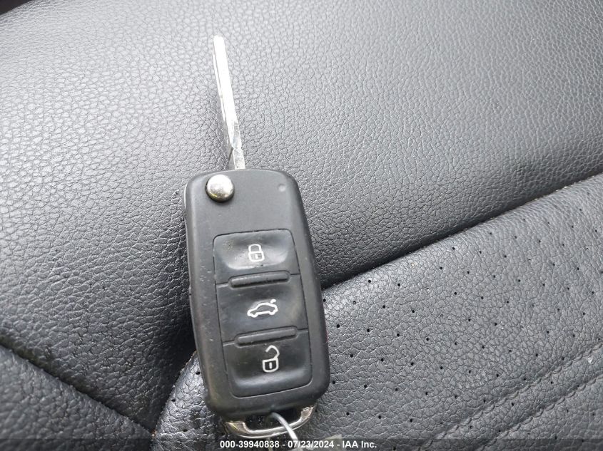 2015 Volkswagen Passat 1.8T Se VIN: 1VWBS7A33FC007744 Lot: 39940838