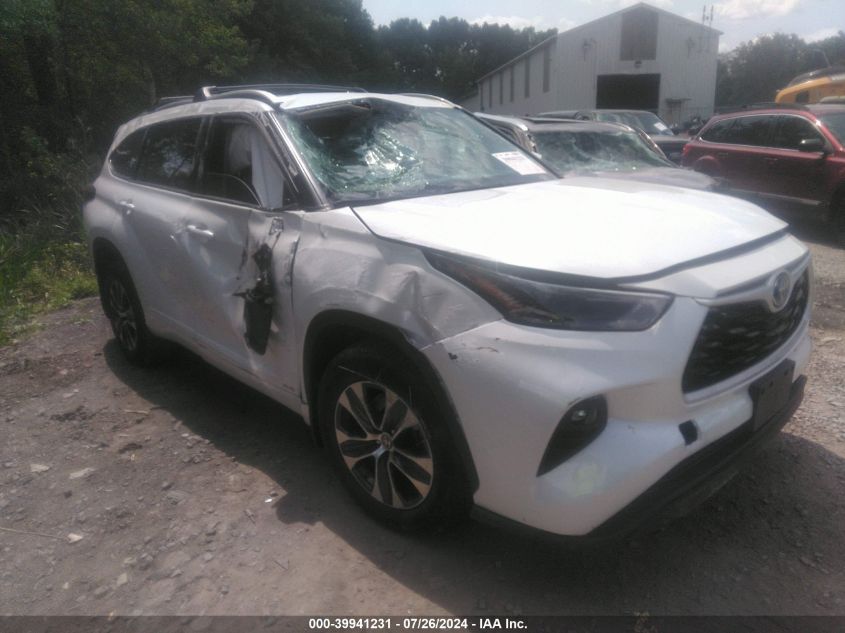 2022 TOYOTA HIGHLANDER HYBRID XLE - 5TDGBRCH3NS546553