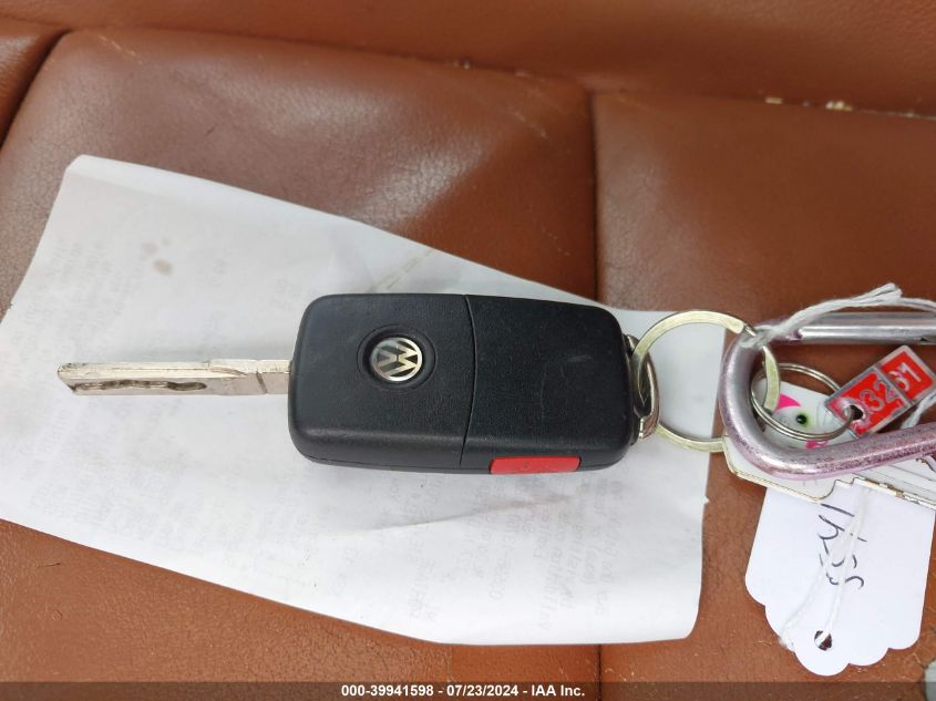 2010 Volkswagen Eos Lux VIN: WVWFA7AH3AV011535 Lot: 39941598