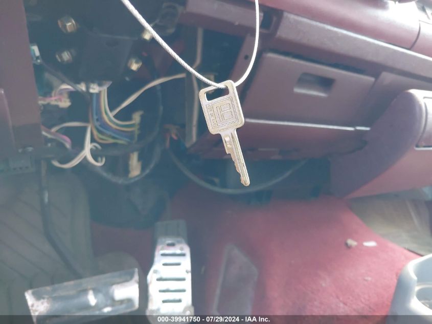 1990 Chevrolet Gmt-400 C1500 VIN: 1GCDC14K1LE258447 Lot: 39941750