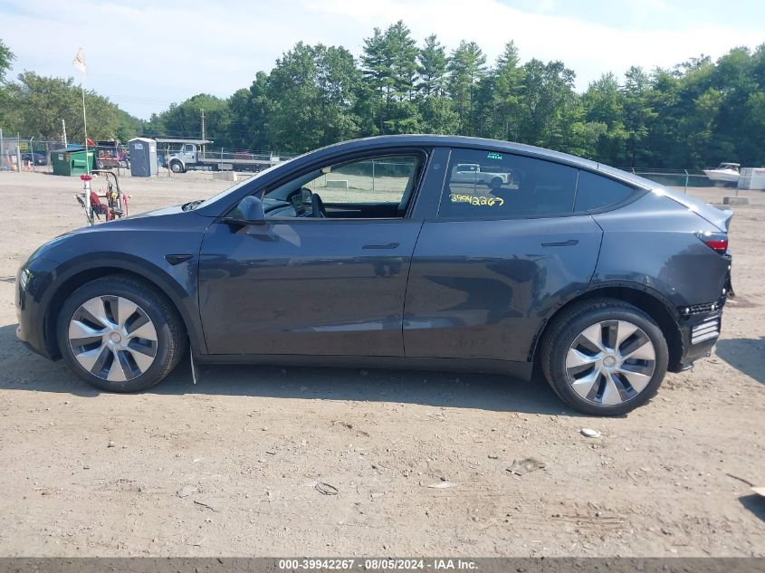 2024 Tesla Model Y Long Range Dual Motor All-Wheel Drive VIN: 7SAYGDEE4RA271152 Lot: 39942267