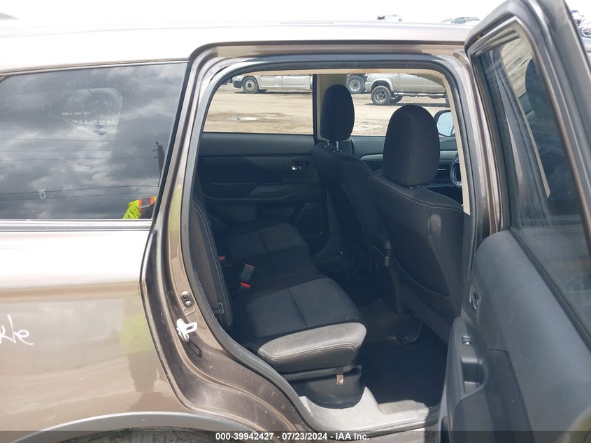 2018 Mitsubishi Outlander Se VIN: JA4AD3A39JZ008673 Lot: 39942427