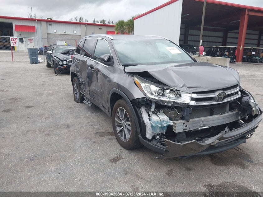 TOYOTA HIGHLANDER XLE 2018