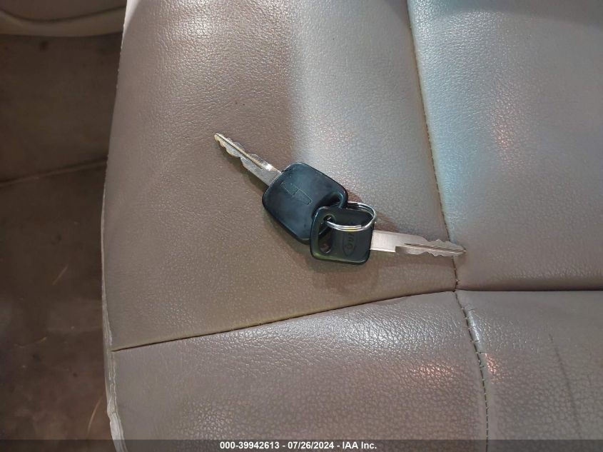 2000 Lincoln Navigator VIN: 5LMFU28A9YLJ20793 Lot: 39942613