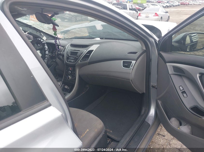 2016 HYUNDAI ELANTRA SE VIN: 5NPDH4AE3GH748198