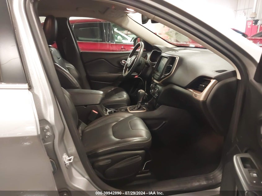 VIN 1C4PJMDS2HW513421 2017 JEEP CHEROKEE LIMITED 4X4