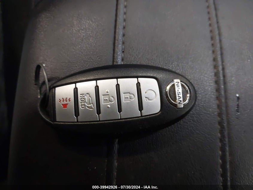 VIN KNMAT2MV8HP615315 2017 NISSAN ROGUE SV