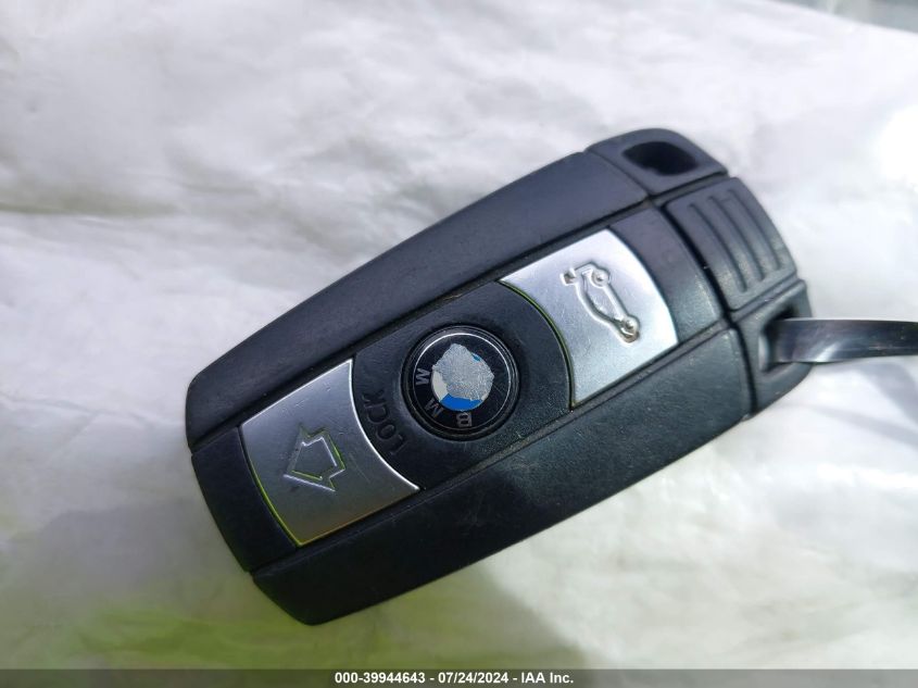 2006 BMW 330Xi VIN: WBAVD33536KV66537 Lot: 39944643