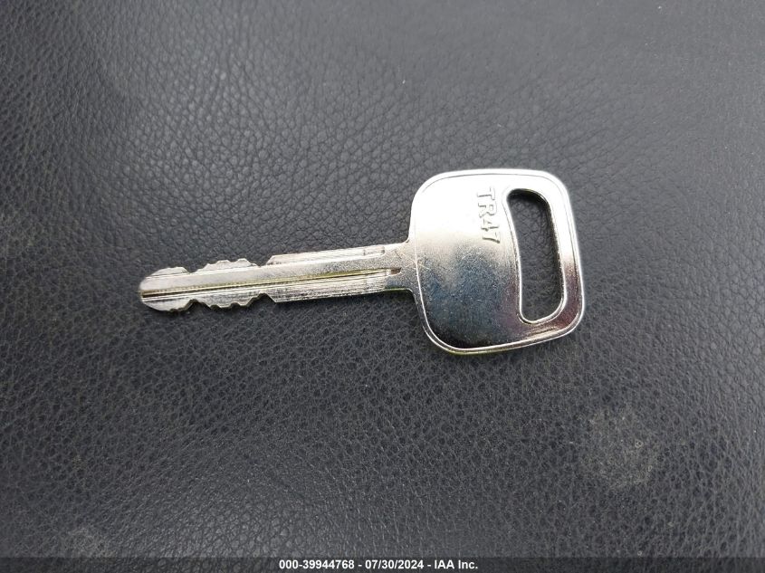 2003 Toyota Camry Le VIN: 4T1BE32K03U234304 Lot: 39944768