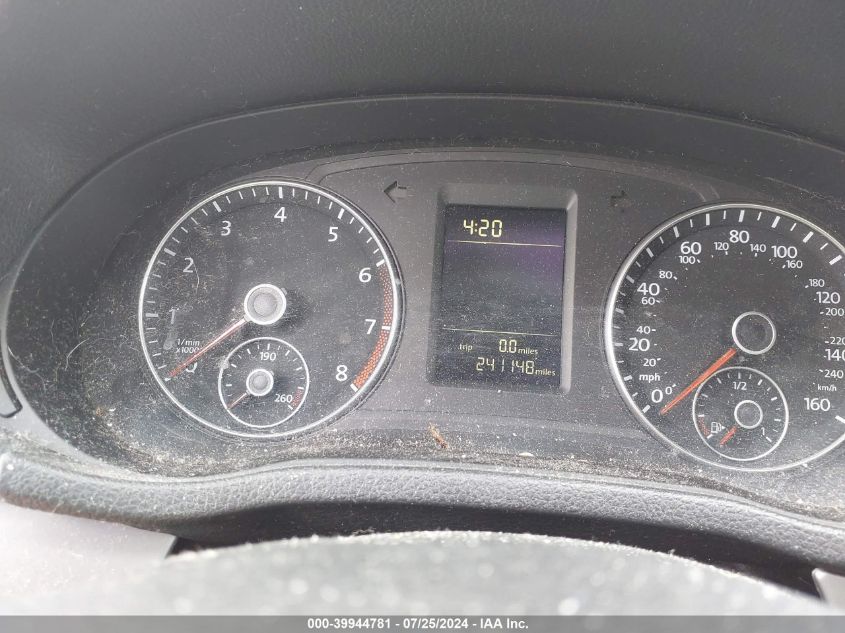 2015 Volkswagen Passat 1.8T Wolfsburg Edition VIN: 1VWAT7A33FC011043 Lot: 39944781