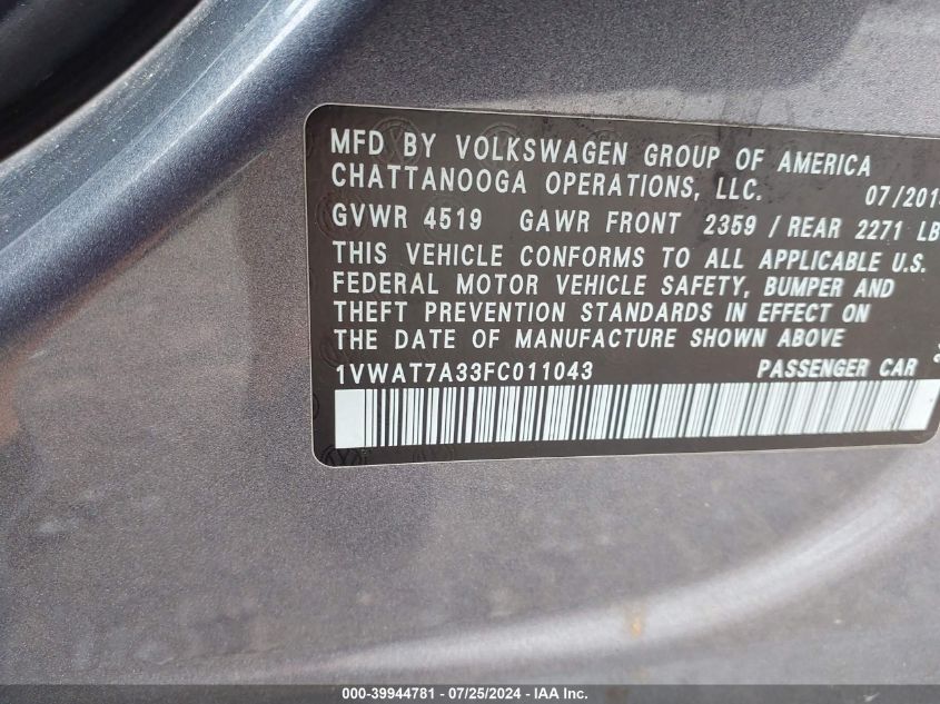 2015 Volkswagen Passat 1.8T Wolfsburg Edition VIN: 1VWAT7A33FC011043 Lot: 39944781