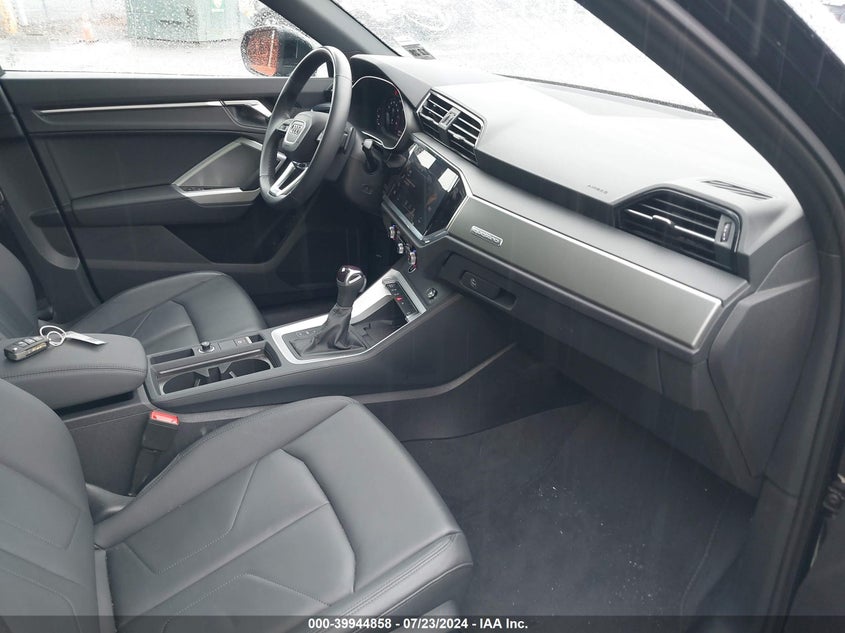 2024 Audi Q3 Premium 45 Tfsi S Line Quattro Tiptronic VIN: WA1DECF33R1053122 Lot: 39944858