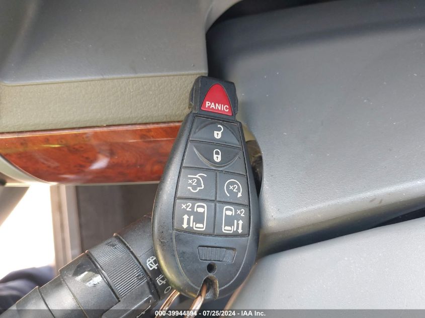 2009 Chrysler Town & Country Touring VIN: 2A8HR54X09R570704 Lot: 39944894