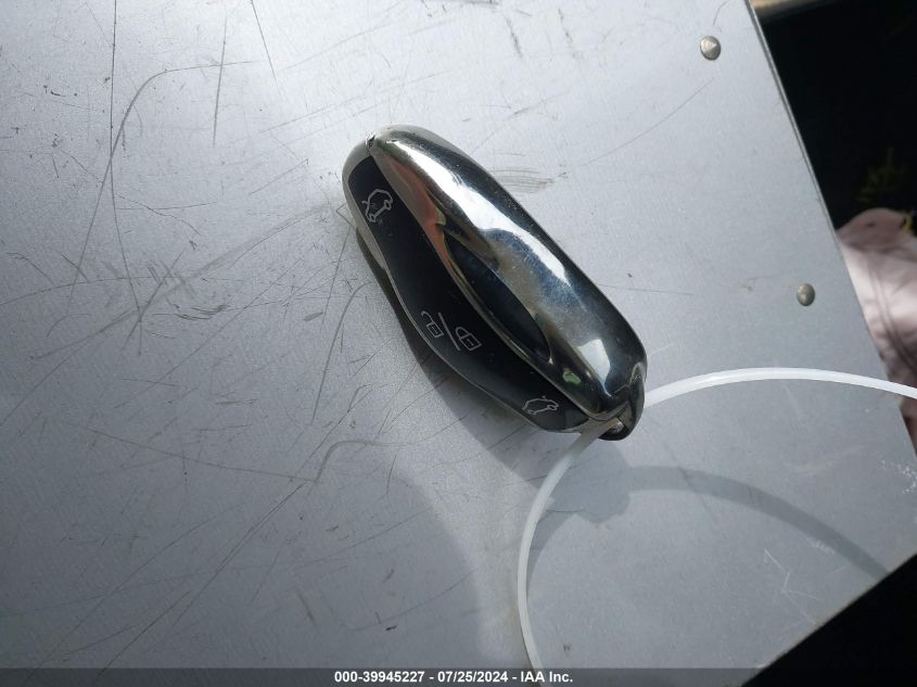 2014 Tesla Model S VIN: 5YJSA1H1XEFP49843 Lot: 39945227