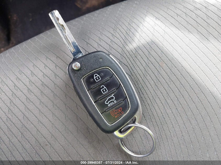 2017 Hyundai Santa Fe Sport VIN: 5XYZUDLB1HG389981 Lot: 39945357