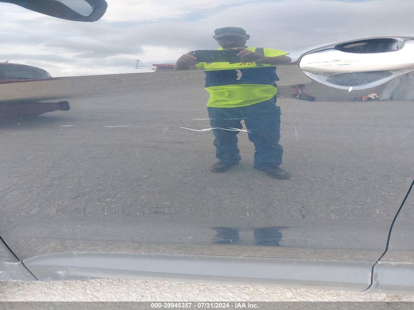 2017 Hyundai Santa Fe Sport VIN: 5XYZUDLB1HG389981 Lot: 39945357