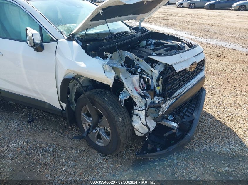 2024 Toyota Rav4 Xle VIN: 2T3W1RFV1RW330947 Lot: 39945529