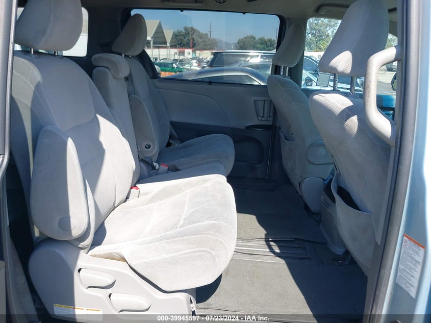 2015 Toyota Sienna Le 8 Passenger VIN: 5TDKK3DC8FS577745 Lot: 39945597