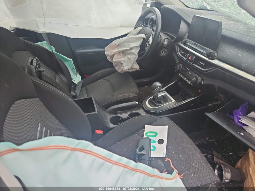 VIN 3KPF34AD2KE005608 2019 KIA FORTE S