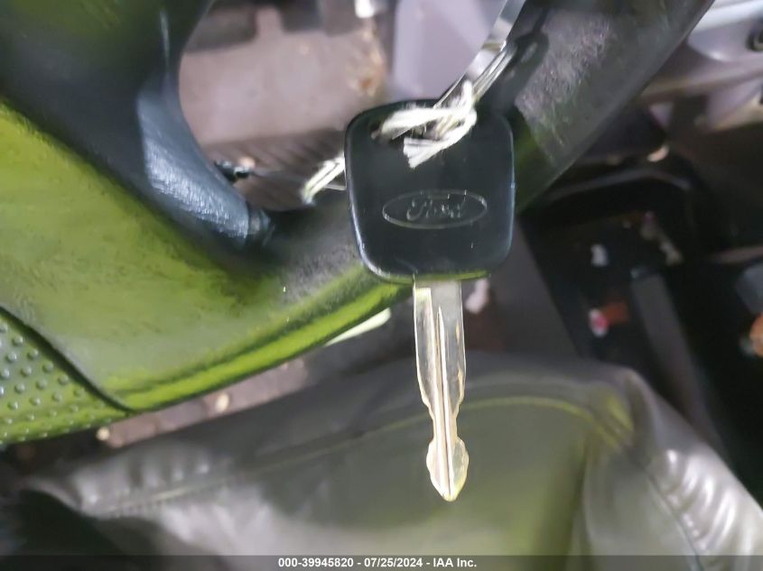 2002 Ford Escape Xlt VIN: 1FMYU041X2KE09670 Lot: 39945820