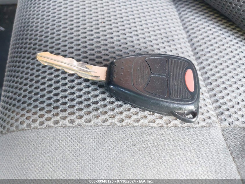 2007 Jeep Wrangler Unlimited Sahara VIN: 1J4GB59107L184215 Lot: 39946125