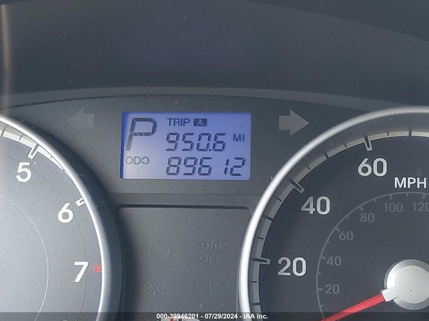 2010 Hyundai Accent Gls VIN: KMHCN4AC5AU460310 Lot: 39946201