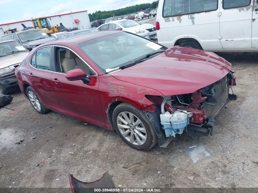 4T1B11HK6JU542906 2018 TOYOTA CAMRY - Image 1