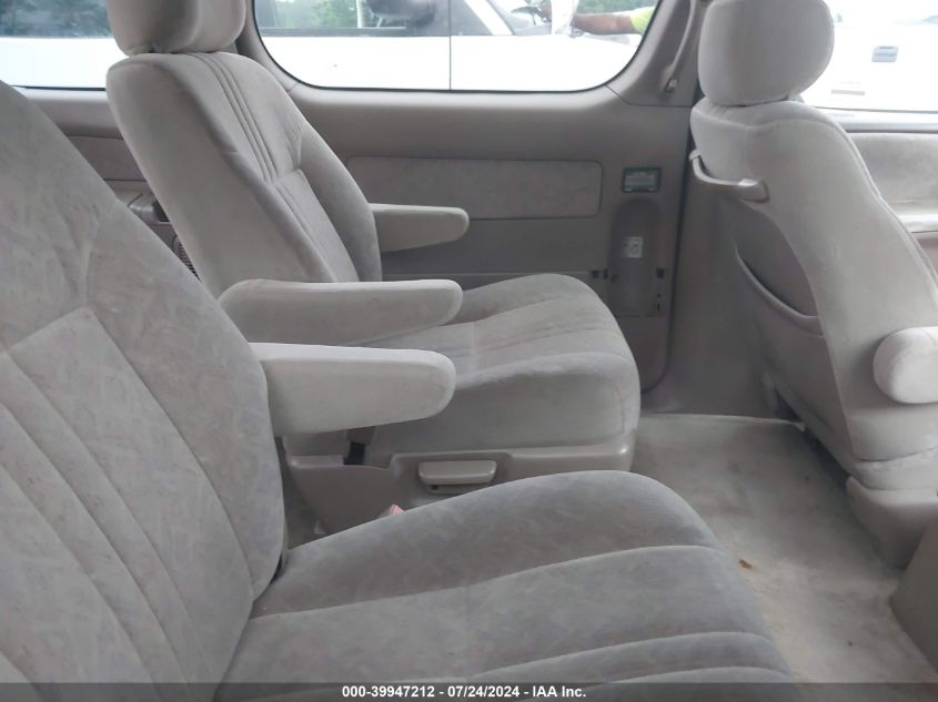 2000 Toyota Sienna Le VIN: 4T3ZF13C7YU308226 Lot: 39947212