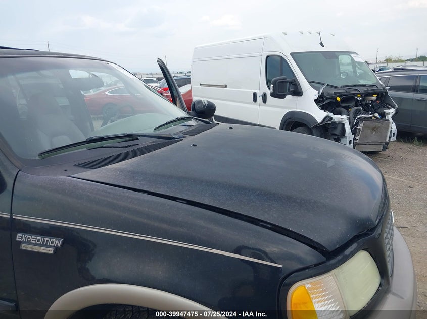 2002 Ford Expedition Eddie Bauer VIN: 1FMRU17L92LA52483 Lot: 39947475