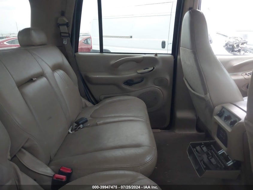 2002 Ford Expedition Eddie Bauer VIN: 1FMRU17L92LA52483 Lot: 39947475