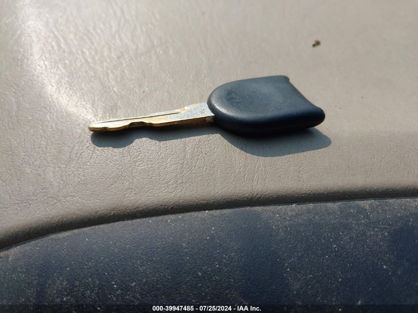 2005 Ford Escape Xls VIN: 1FMYU02Z95KD88761 Lot: 39947485