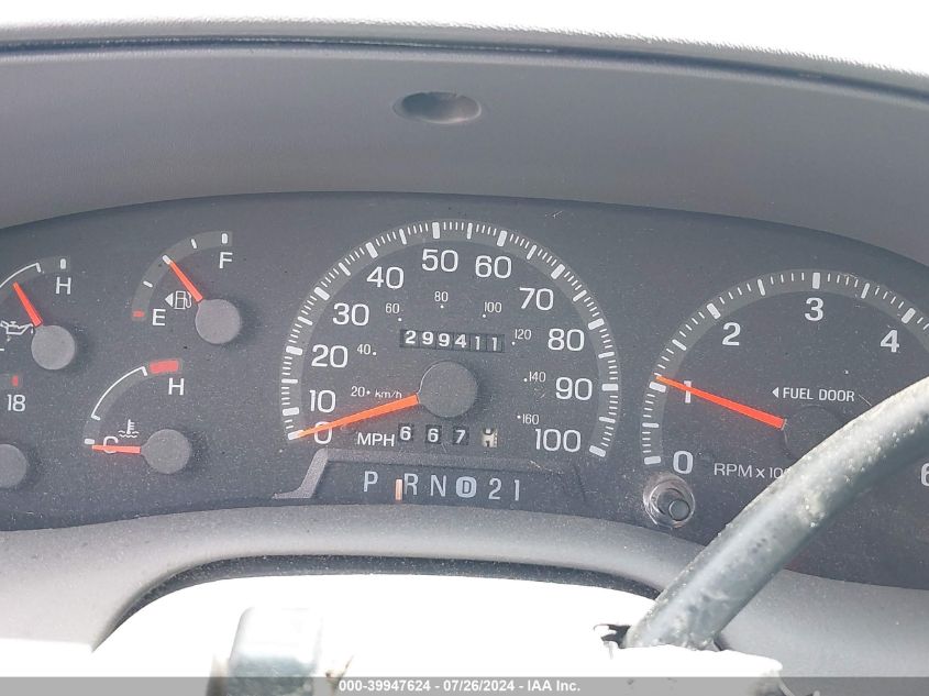 1998 Ford Expedition Eddie Bauer/Xlt VIN: 1FMRU18W1WLB96656 Lot: 39947624