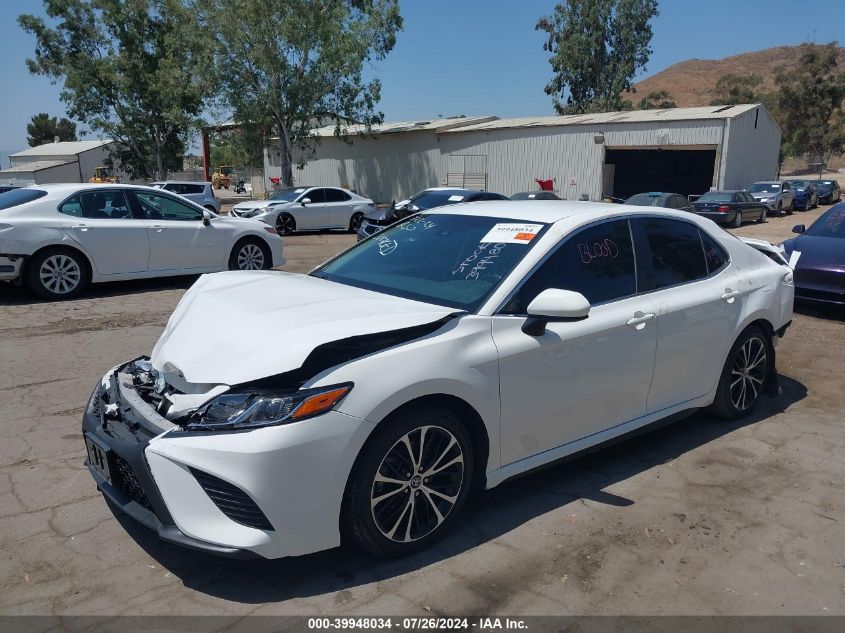 4T1B11HK8JU661279 2018 TOYOTA CAMRY - Image 2