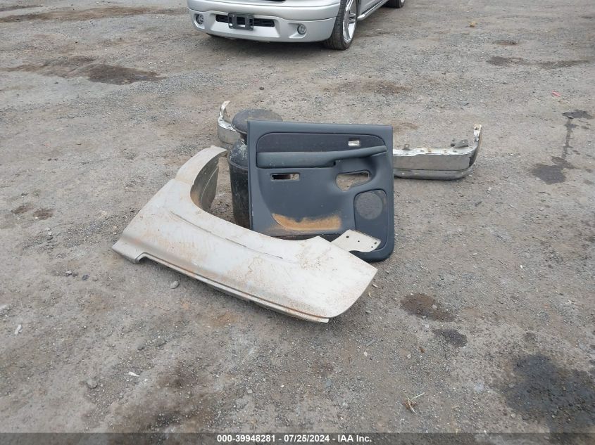 2005 GMC Sierra 1500 Slt VIN: 2GTEK13T751179922 Lot: 39948281