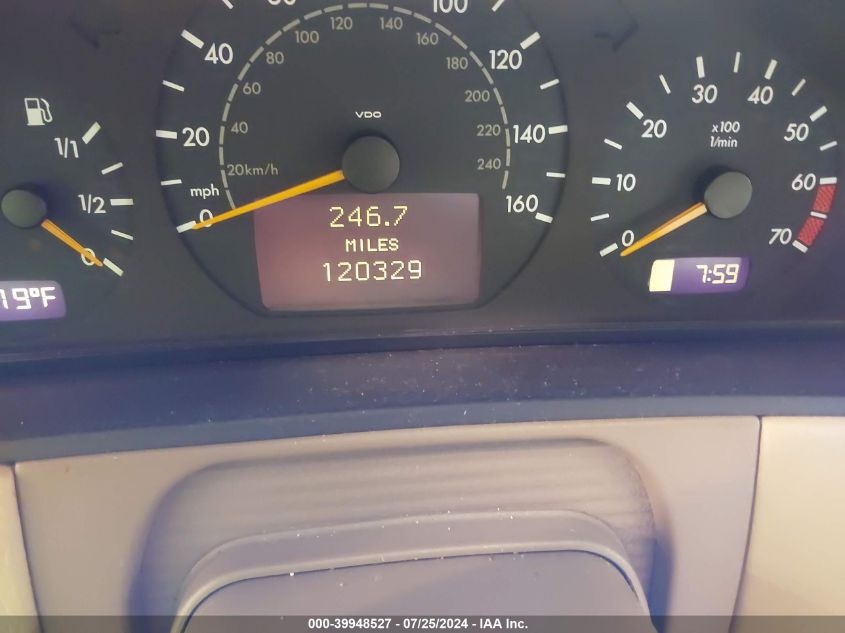 2000 Mercedes-Benz E 320 VIN: WDBJF65J3YB033919 Lot: 39948527