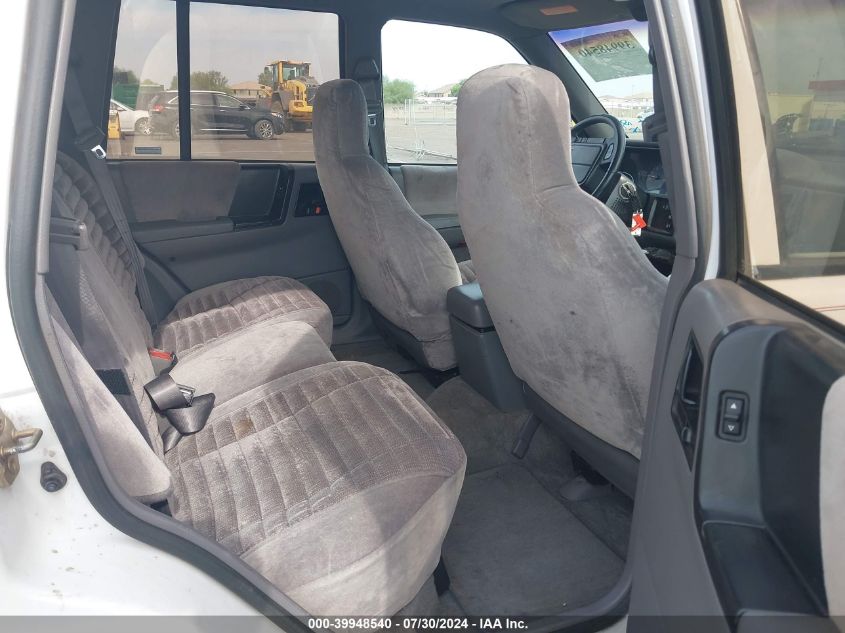 1994 Jeep Grand Cherokee Laredo VIN: 1J4GZ58Y8RC157373 Lot: 39948540